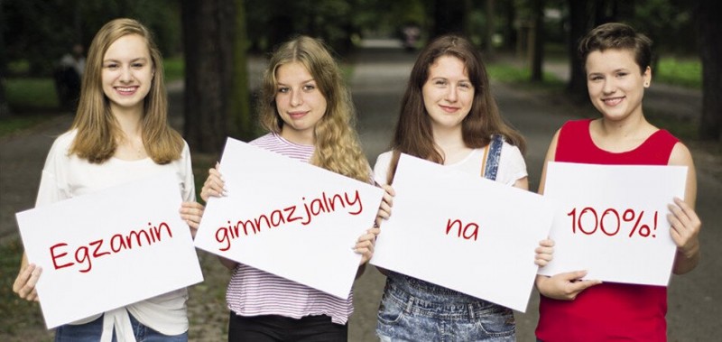 Wiktoria Górzyńska, Weronika Dachowska, Julia Adwent, Natalia Ślefarska zdały egzamin gimnazjalny na 100%.